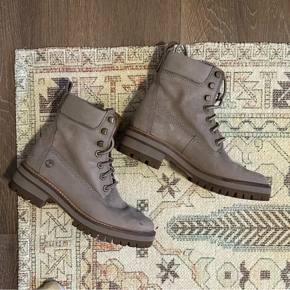 NWOT Timberland Women's Water Resistant Hiking Boot Taupe Size 6 - Picture 3 of 8